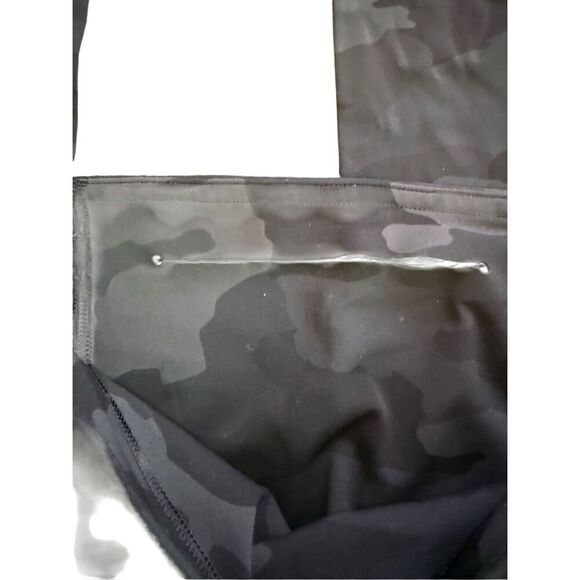 Lululemon Base Pace HR Tight 28"*Brushed - Size 8 - Picture 3 of 6